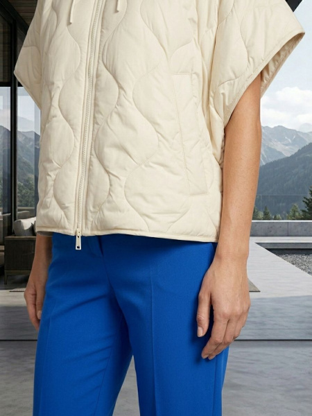 Жилет утепленный с капюшоном Lecomte